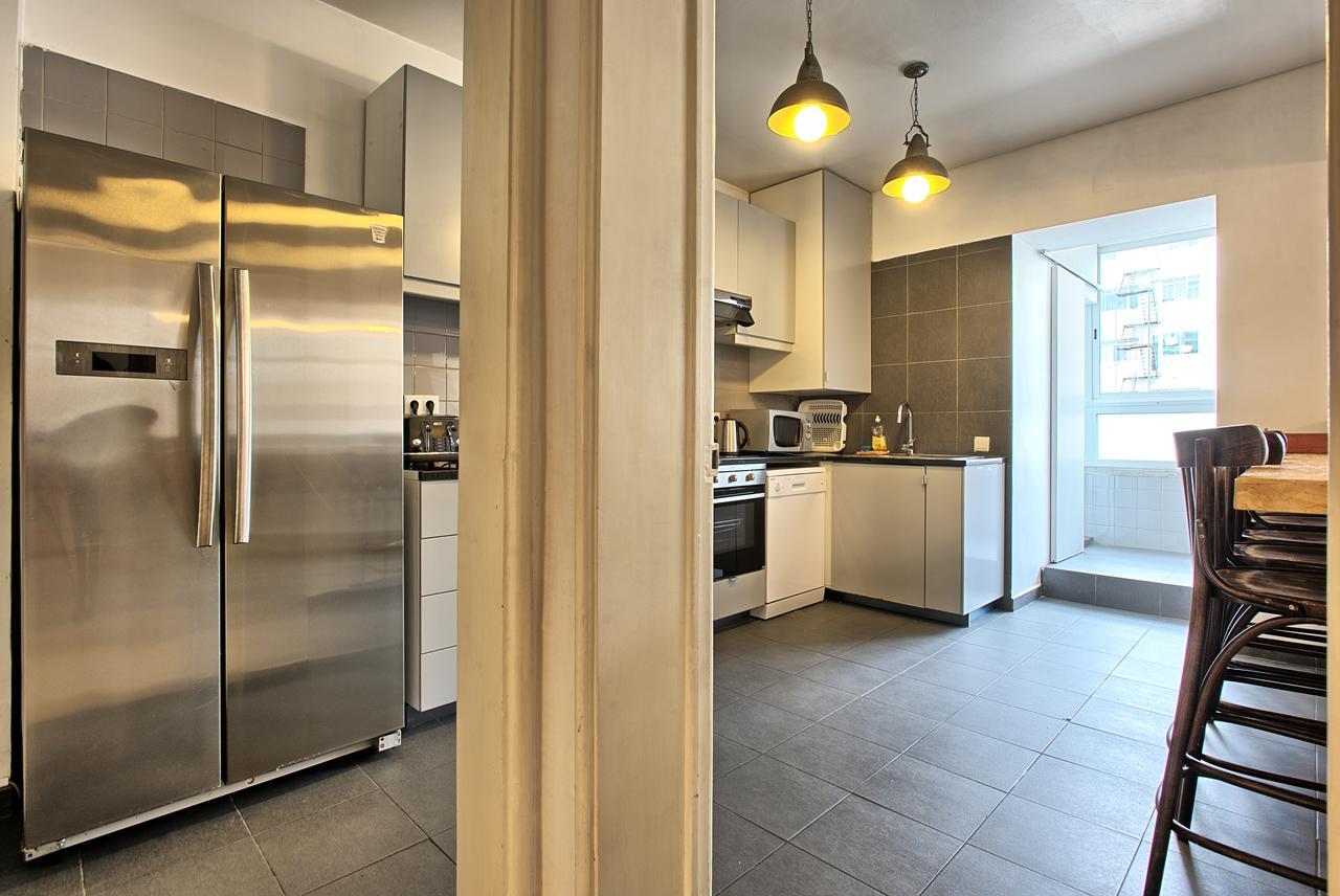 Sao Pedro 30 Guests Apartment Lisbon Exterior photo