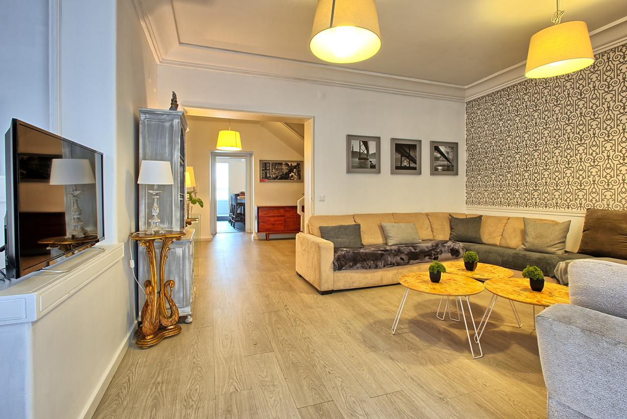 Sao Pedro 30 Guests Apartment Lisbon Exterior photo