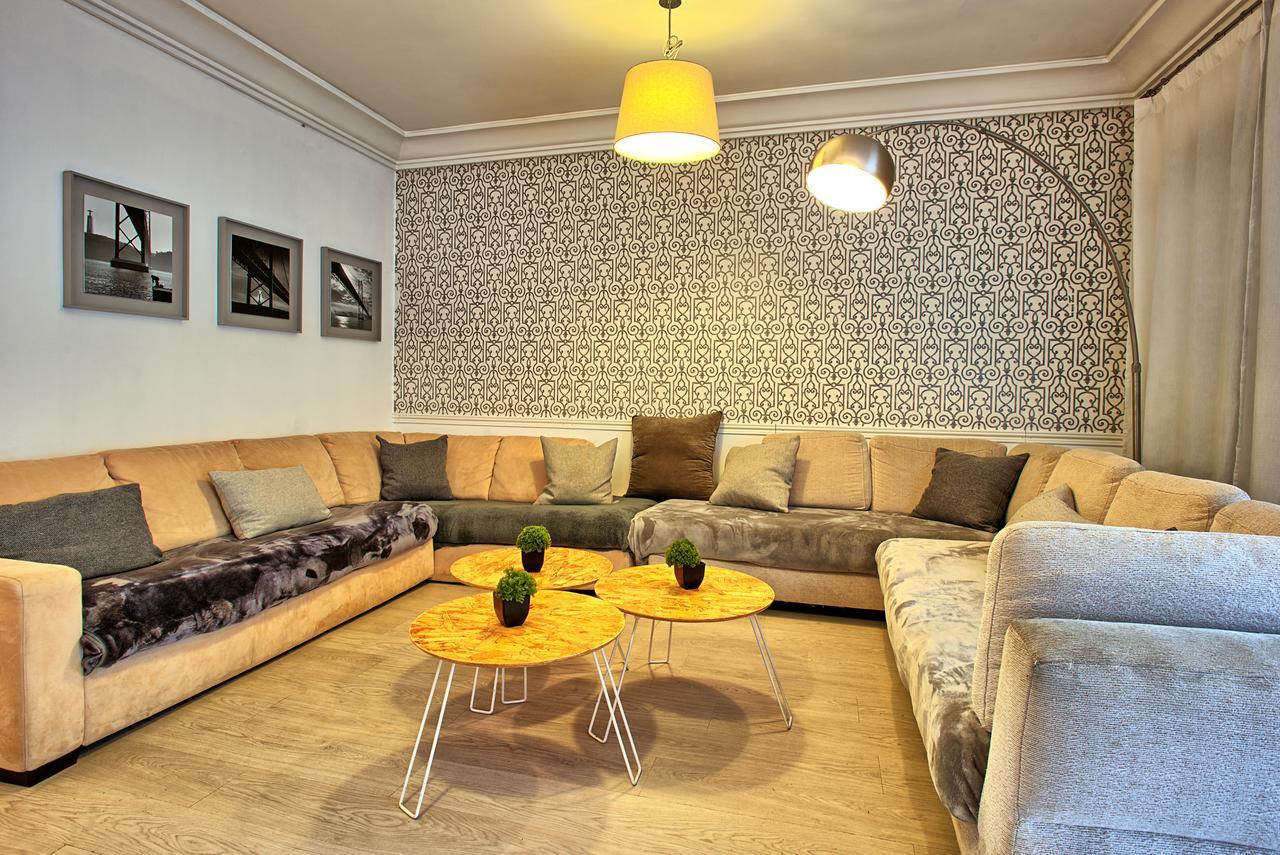Sao Pedro 30 Guests Apartment Lisbon Exterior photo