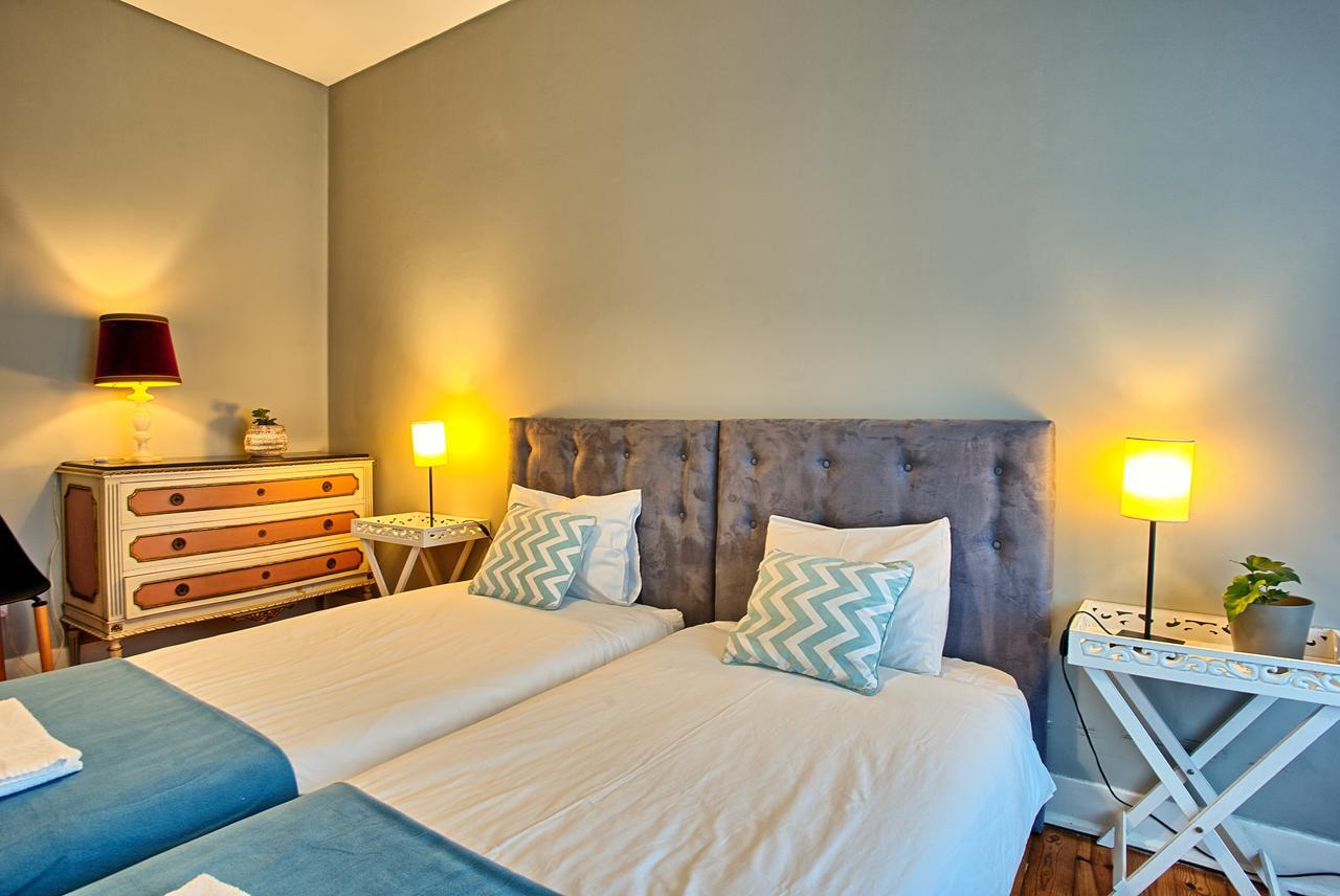 Sao Pedro 30 Guests Apartment Lisbon Exterior photo
