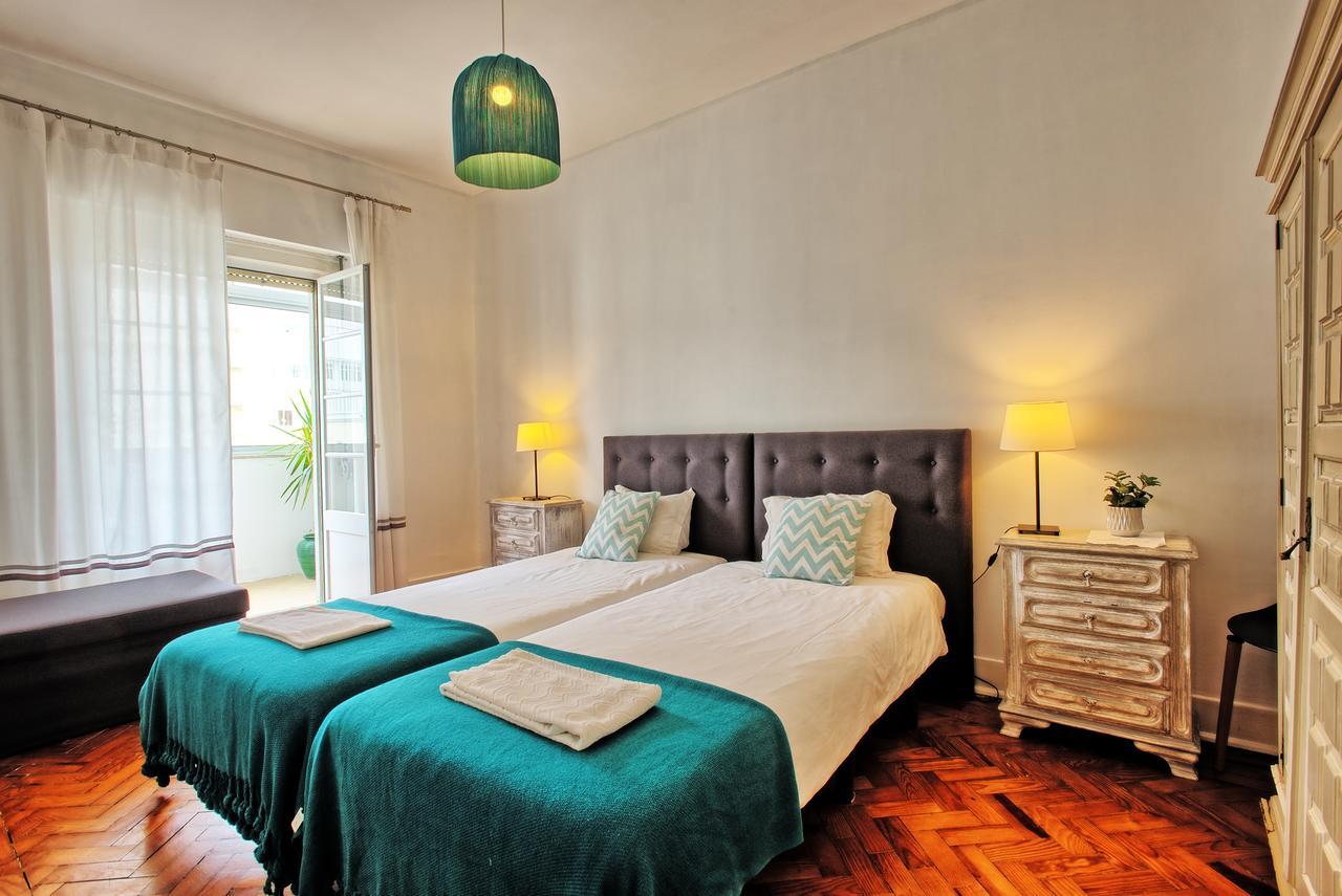 Sao Pedro 30 Guests Apartment Lisbon Exterior photo