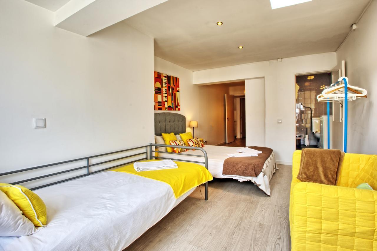 Sao Pedro 30 Guests Apartment Lisbon Exterior photo