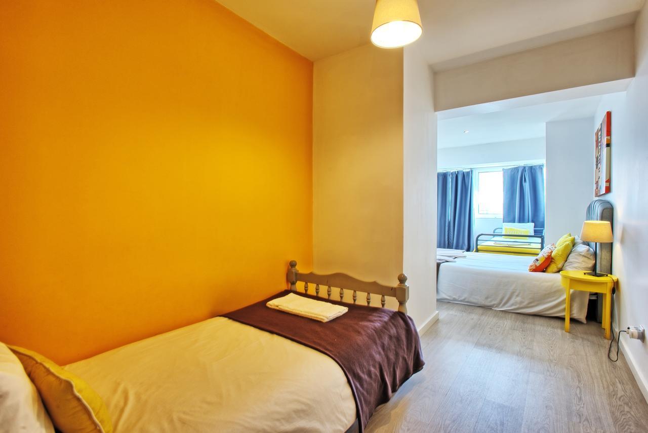 Sao Pedro 30 Guests Apartment Lisbon Exterior photo