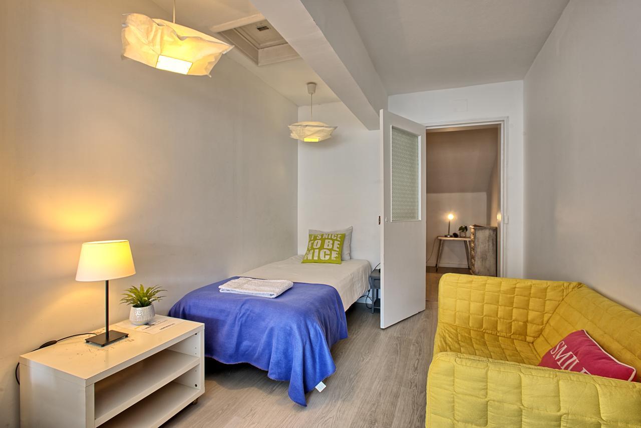 Sao Pedro 30 Guests Apartment Lisbon Exterior photo